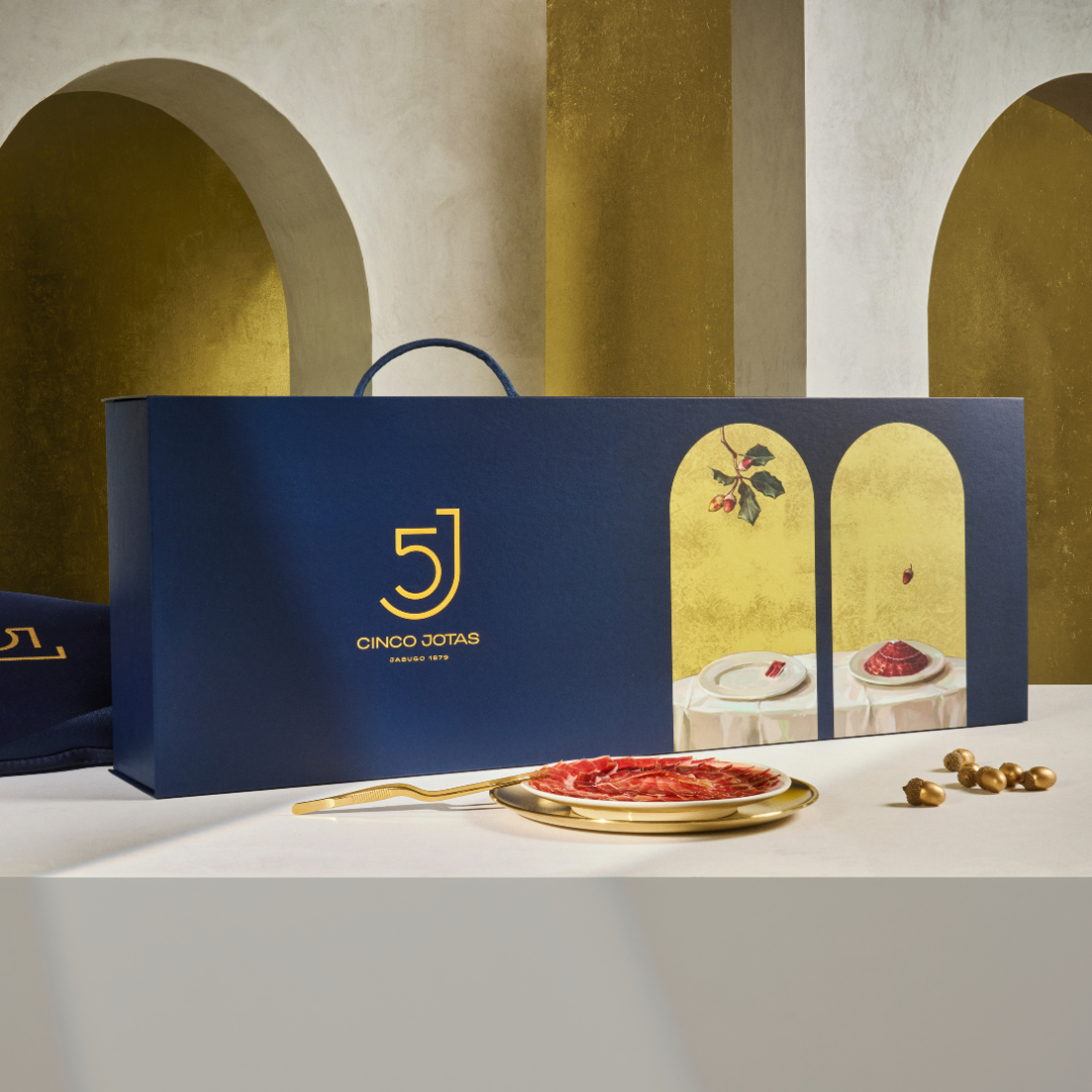 EXCLUSIVE COLLECTION Cinco Jotas Metamorphosis Acorn-Fed 100% Ibérico Ham "Pata Negra" (Bone-In) 6–7 kg Gift Set